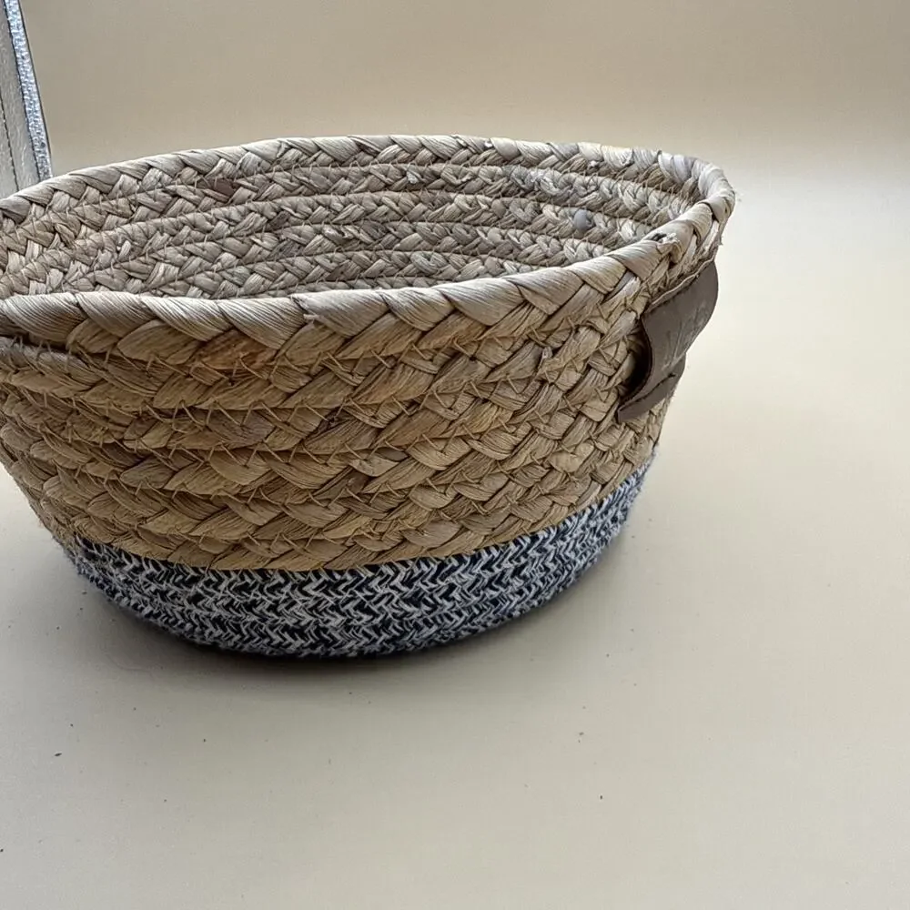 Round UGG Two-Tone Tabletop Organizer Basket with Leather Logo Patch Straw Rope